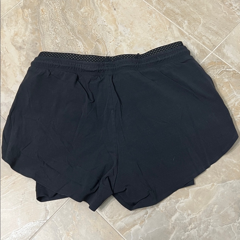 Athleta Black 2-in-1 Shortie Sz 6 - Picture 3 of 3